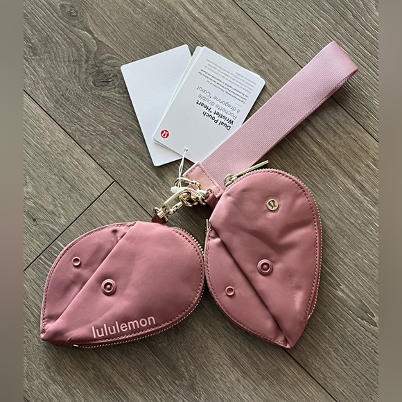 NWT Lululemon Dual Pouch Heart Wristlet in Mauve - Picture 3 of 7
